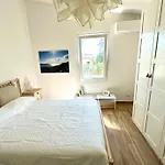 Vila Zaffiri 94 *