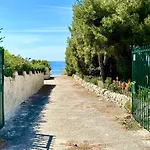 Zaffiri 94 Vila *